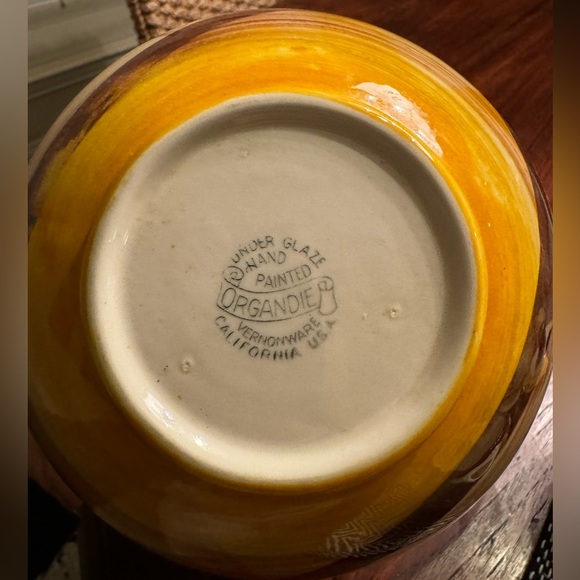 Vintage set of MCM Vernon Kilns (Vernonware) Pottery - Picture 3 of 9